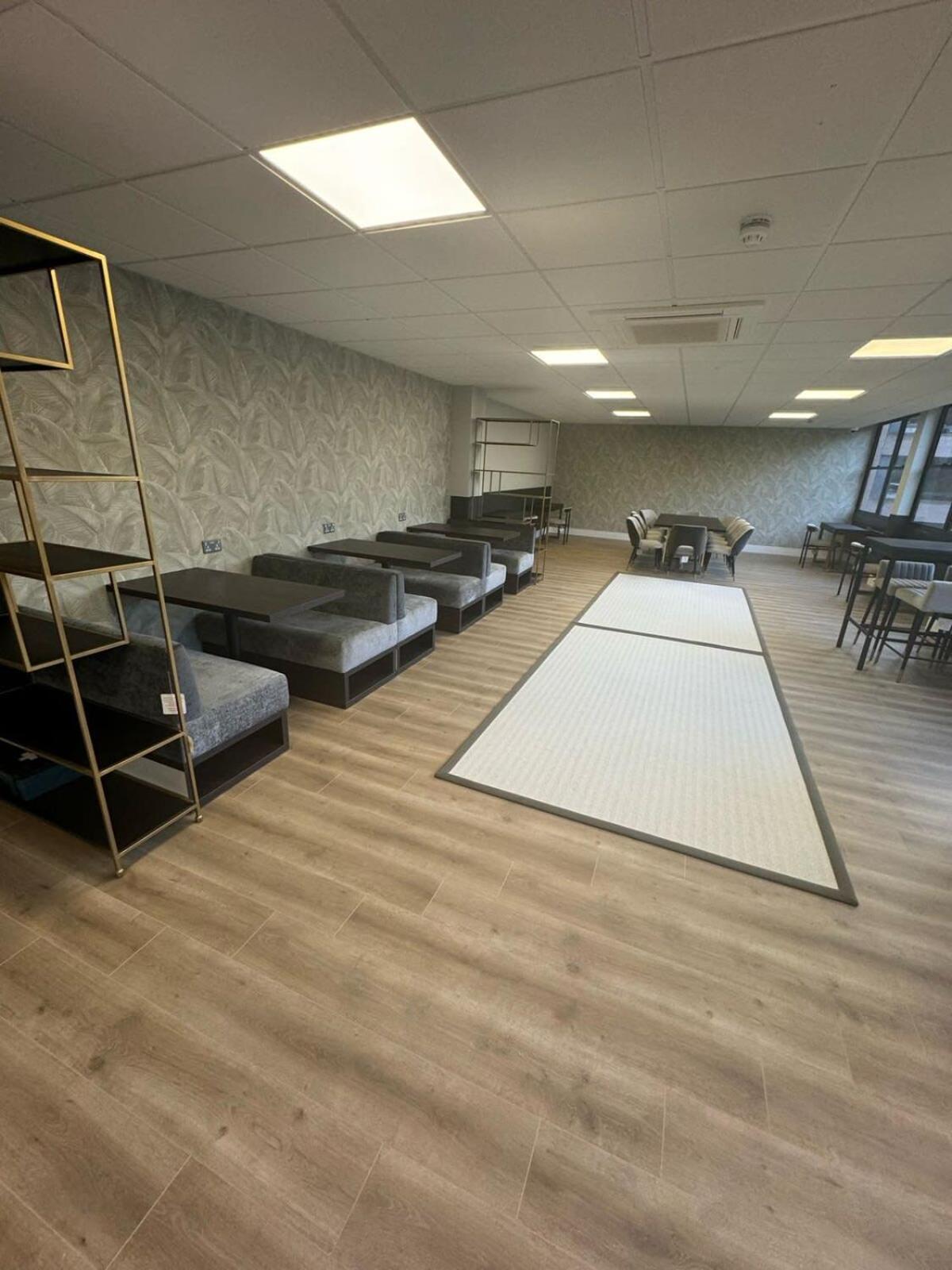 Bright Contemporary Studio In อีสต์กรีนสเตด ภายนอก รูปภาพ